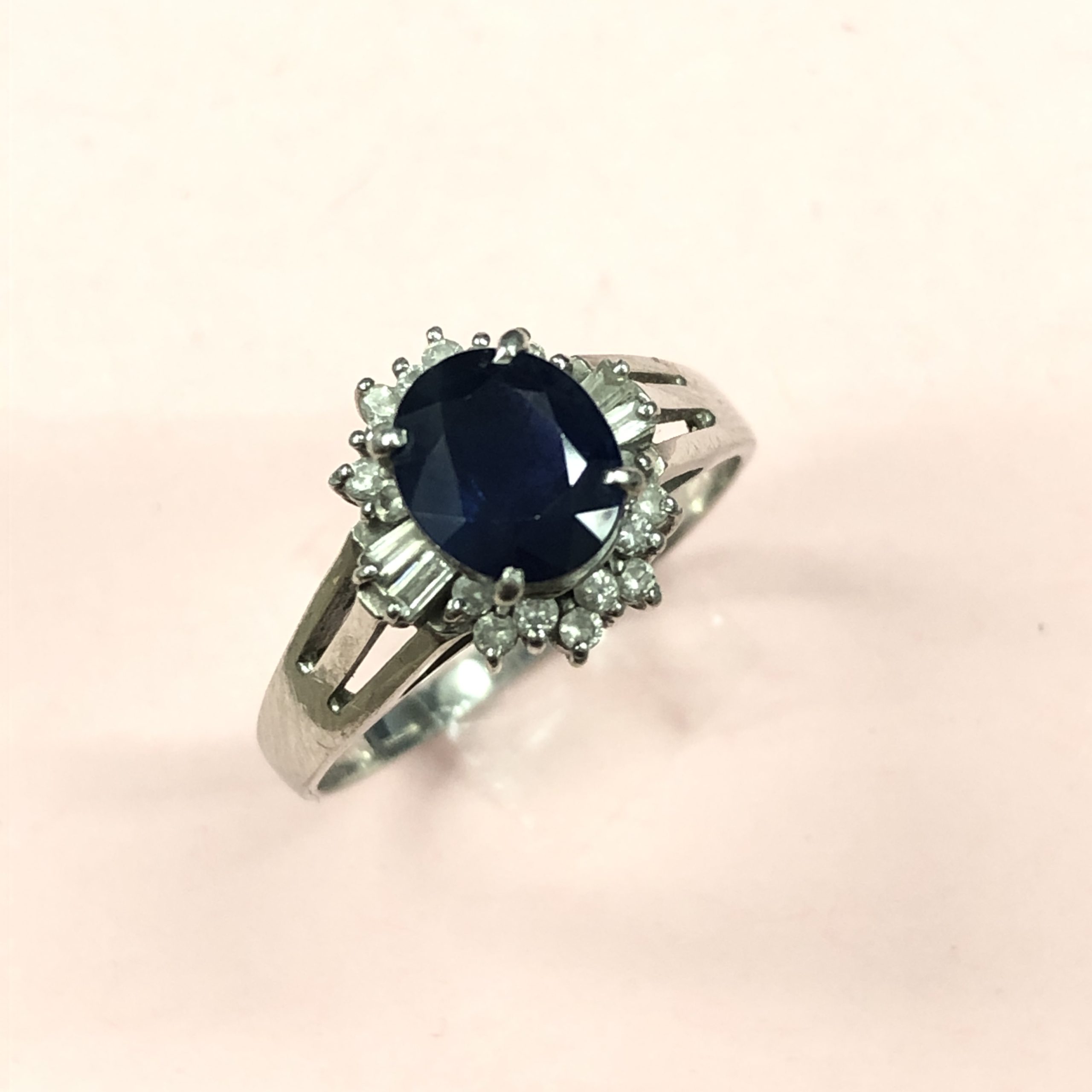 Pt900 S1.00ct/MD0.20ct Ring