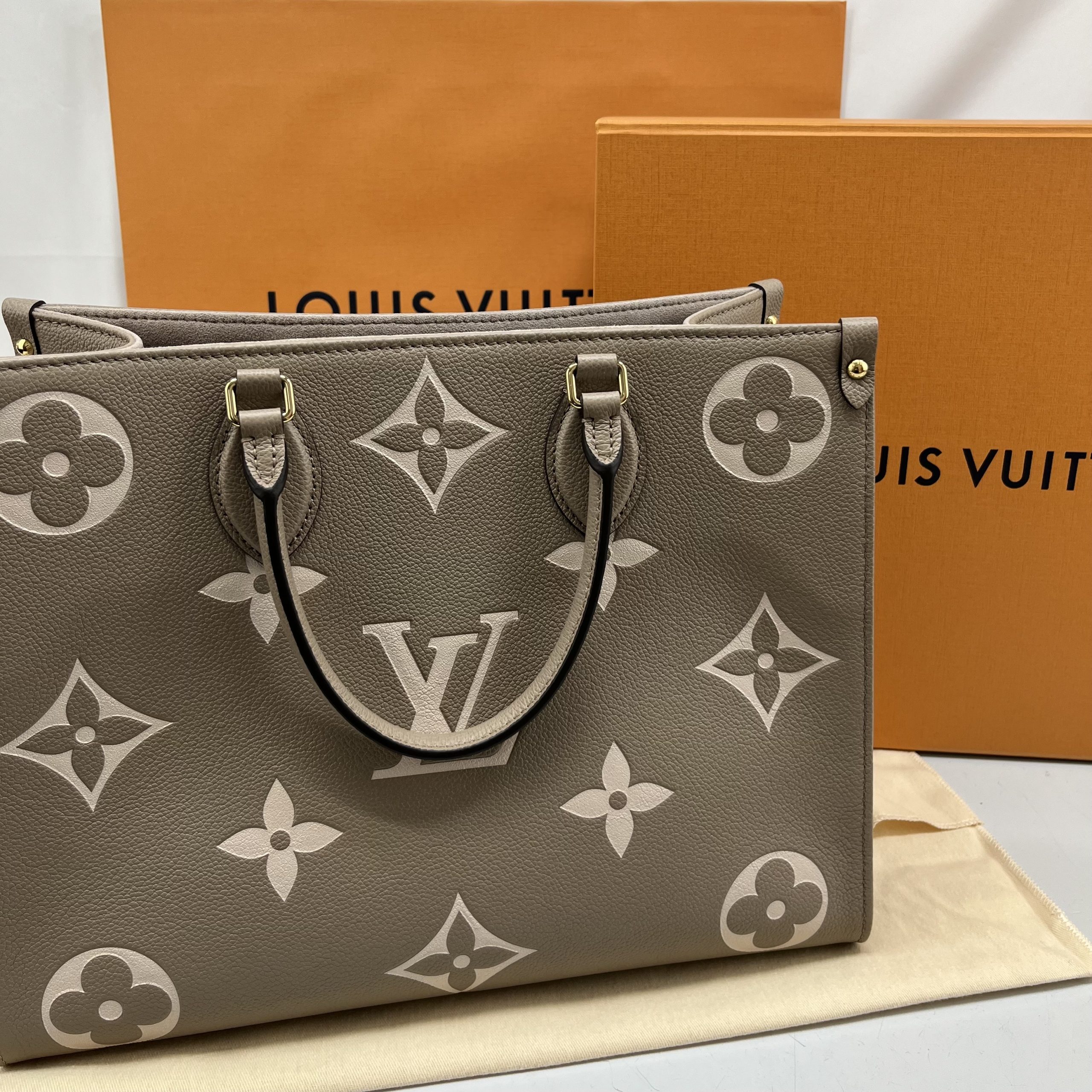 You are currently viewing Louis Vuitton