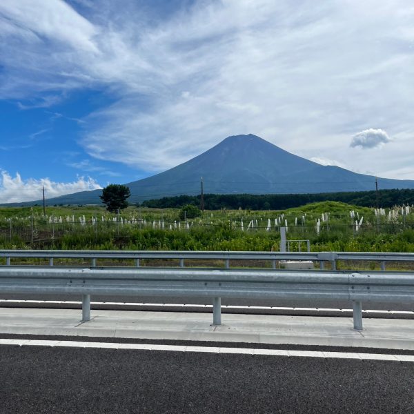 富士山：川間